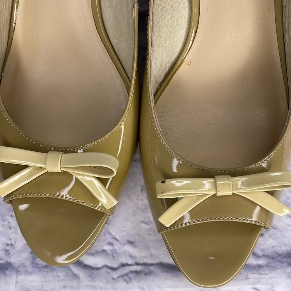 KATE SPADE New York Metro natural Patent Leather 9 M Pyramid 3 in. Wedges
